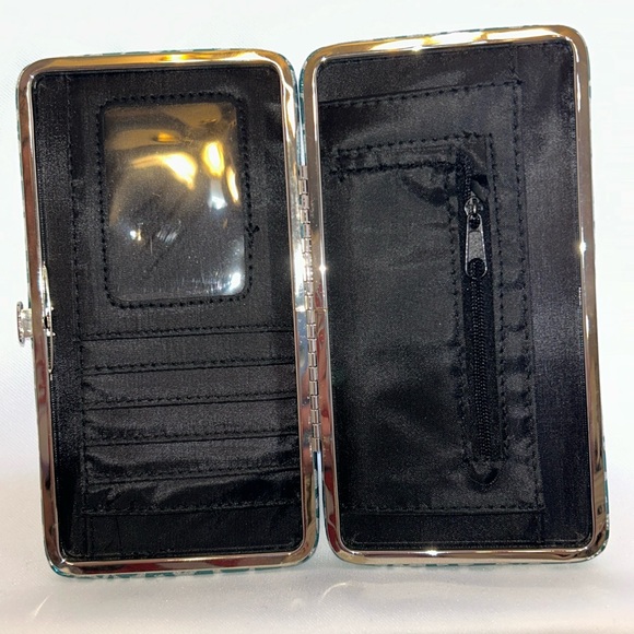 Metallic Green & Silver Cheetah Print Wallet - ID slot, credit card holders NWOT - Picture 6 of 11